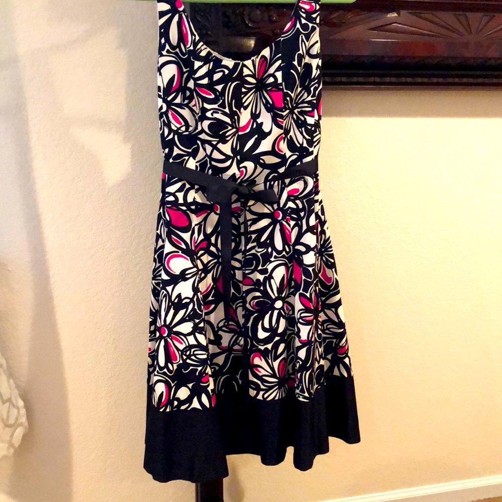 LAST CHANCE!! Jessica Howard sleeveless floral dress with shrug. Size 10.